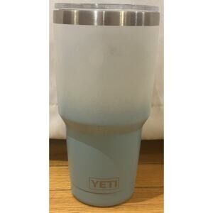 Yeti Rambler 30 oz Tumbler in Blue/White Ombre